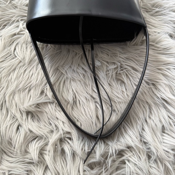 THE ROW N/S Park Small Glossed-Leather Tote - Picture 10 of 15